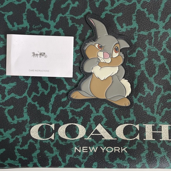 Coach Disney X Wavy Animal Print Green Black With Thumper Large Zippered Sleeve - Picture 7 of 7